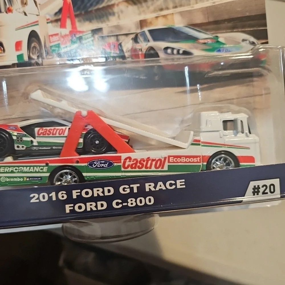 Hot Wheels Premium Car Culture Team Transport 2016 Ford GT Race & Ford C-800 #20